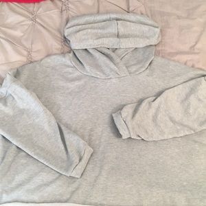 🗣 LAST CHANCE!! Gray cropped sweatshirt.